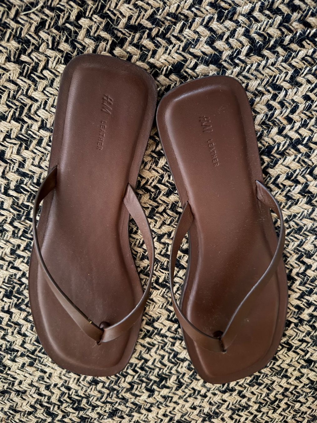H&M Scarpe da donna: H&M Leder Flip Flops Gr.39 – Usato da Ostermundigen venduto da anja046 1
