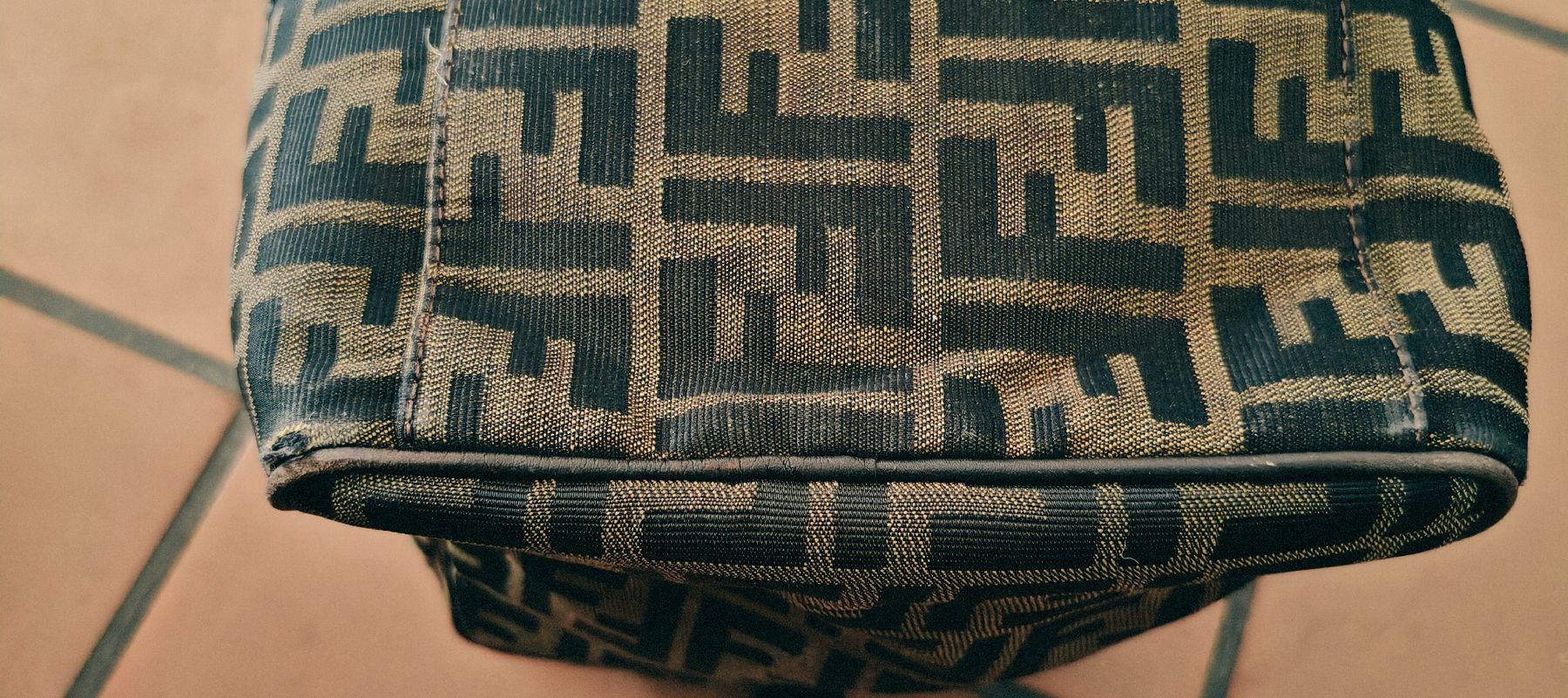 Fendi Borse: Fendi Tasche – Usato da Nuglar venduto da Danivenividiundeasy 9