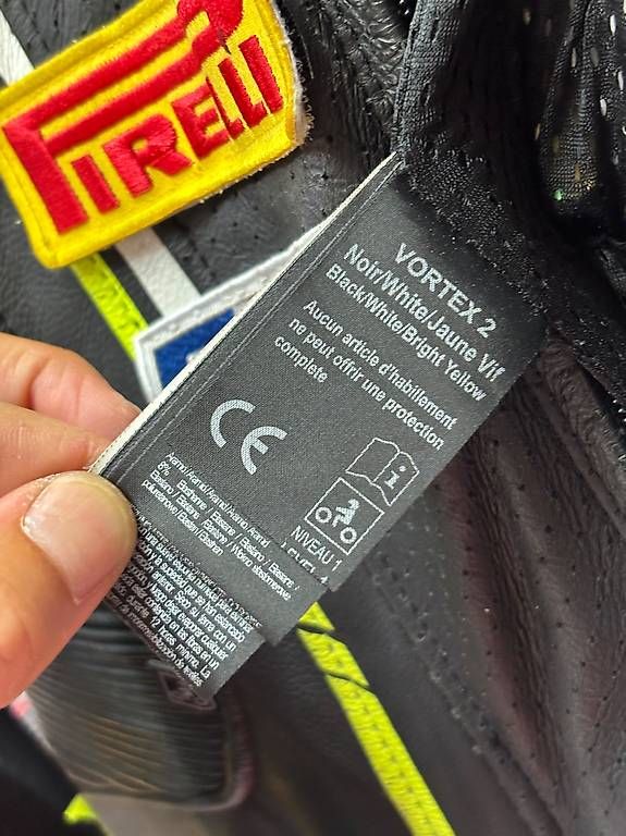 Protections: Combinaison Ixon vortex 2 M compatible Airbag  – D'occasion à Lully FR par Kiki86 3