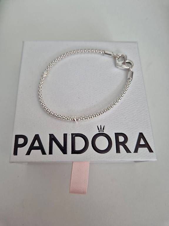 Pandora Armbänder & -reifen: Pandora Armband mit Herzverschluss – Neu (gemäss Beschreibung) aus Ennetbürgen von fflury