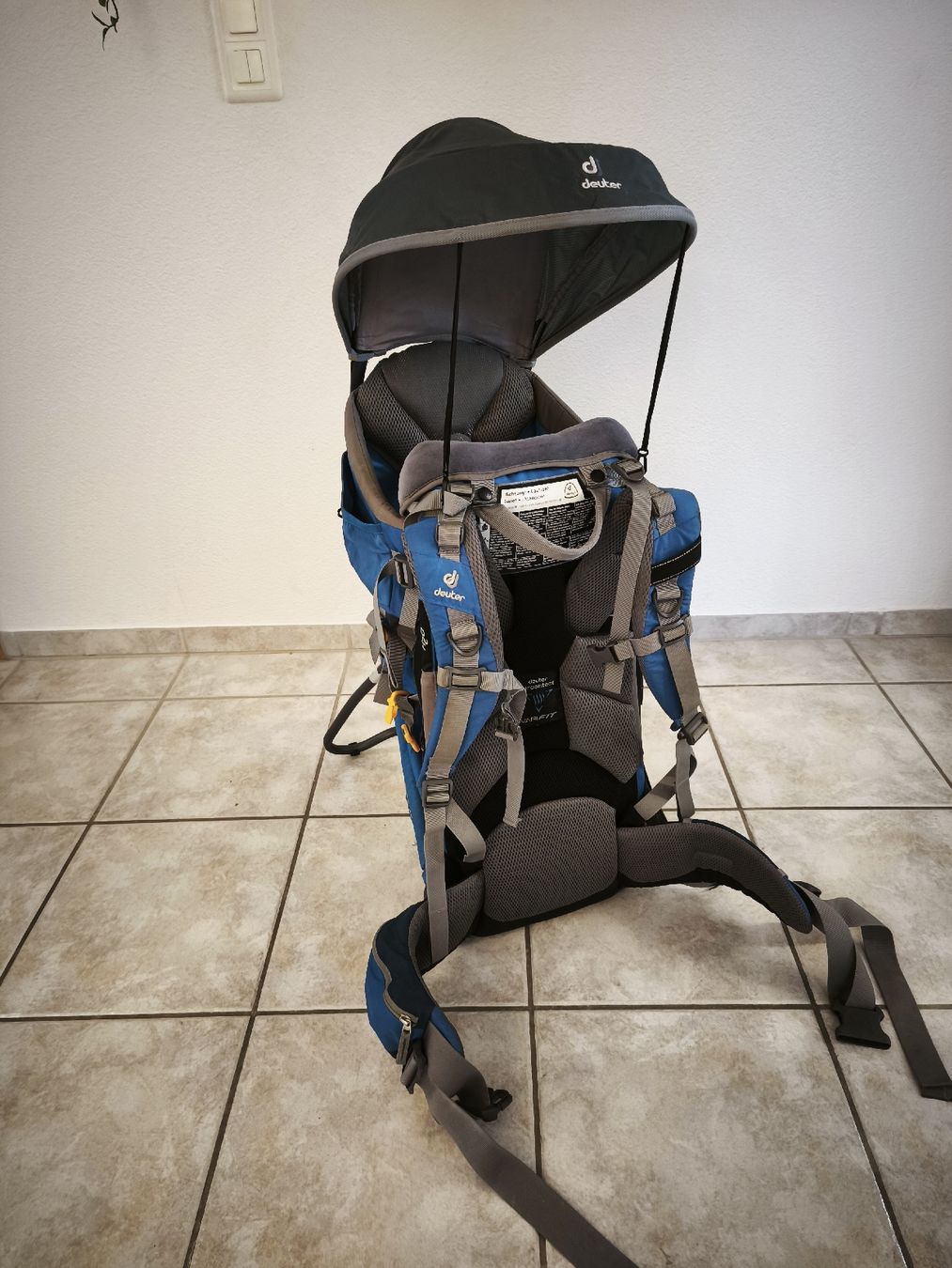 Deuter Porte-bébés ventraux & dorsaux: Deuter Kindertragerucksack – D'occasion à Kirchberg SG par dan-the-man