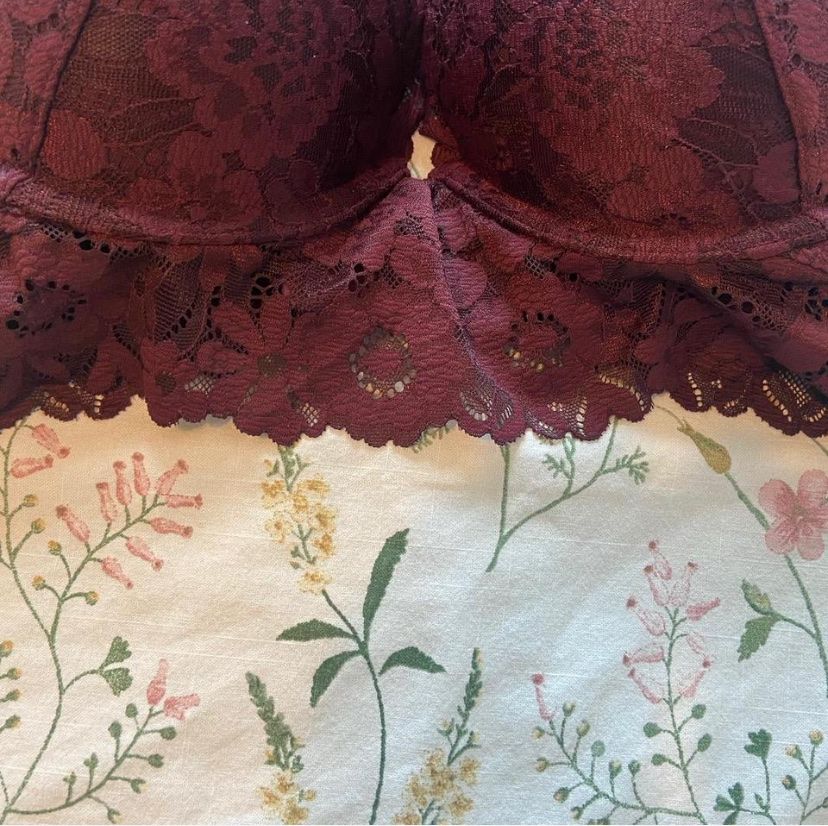 H&M Sonstige Unterwäsche: Bordeaux BH mit Spitze, Grösse 80D - H&M – Gebraucht aus Bern von rah_fpy5 4