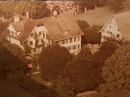 ROSENHOF.MOLLIS,Kanton GL.Farbfotografie