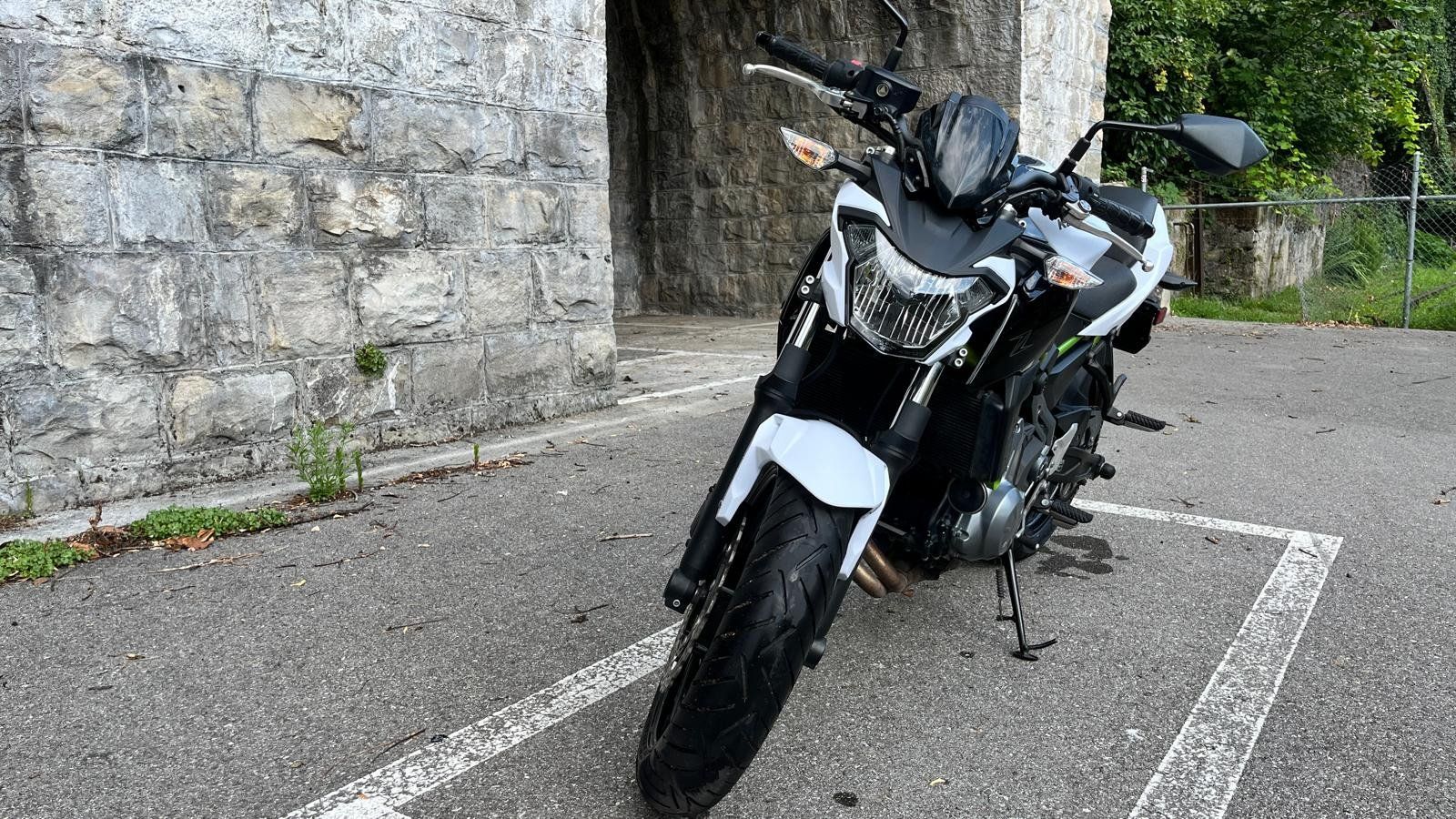 Kawasaki Strada: Kawazaki Z650 – Usato da La Tour-de-Peilz venduto da mag_m2by 2