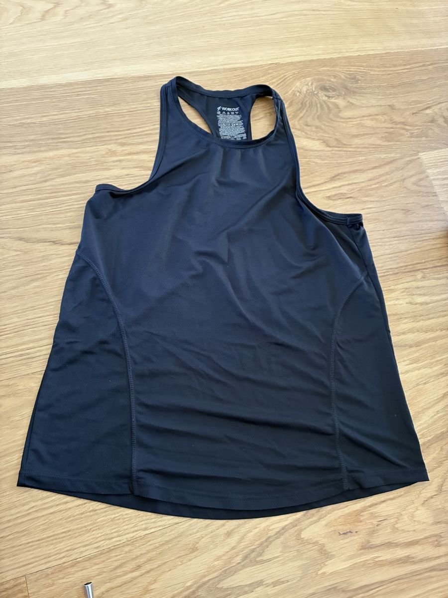Tops: Tanktop – Gebraucht aus Bassersdorf von secondhand_clothing
