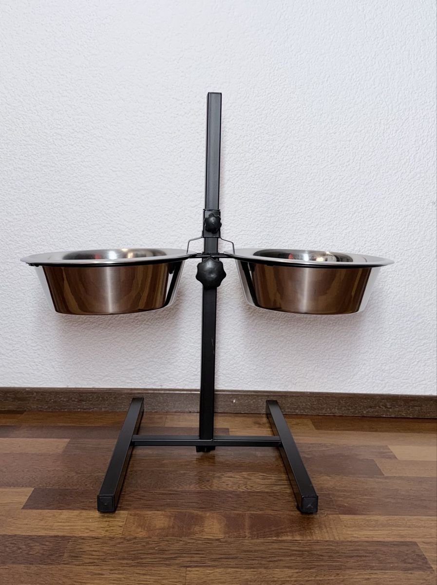 Schalen: Support avec double gamelles réglable acier inoxydable – Gebraucht aus Givisiez von krl_8f2w