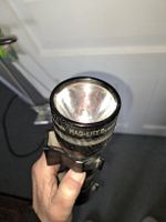 Stabile MAG-LITE Taschenlampe mit Halterung USA
