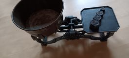 Anktike Waage mit Gewichten