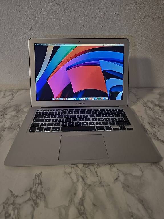 Apple Notebook: MacBook Air i5 | 4Go RAM | SSD 256Go – Usato da Renens VD venduto da MTD2211
