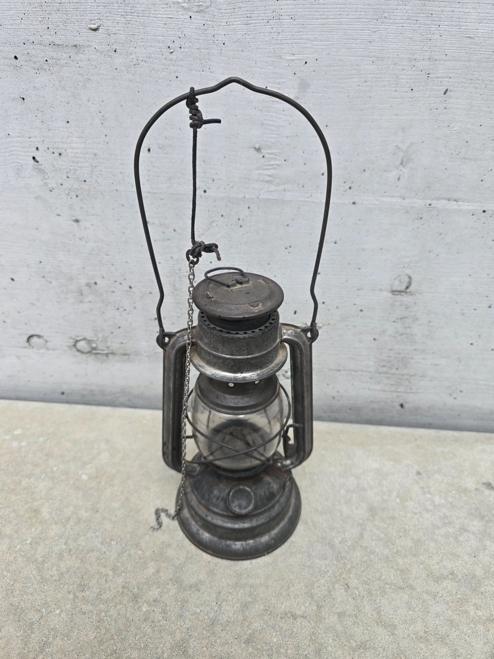 Lampade: Antike BAT 159 Fledermaus Petroleumlampe – Usato da Zofingen venduto da Loop_ReSale