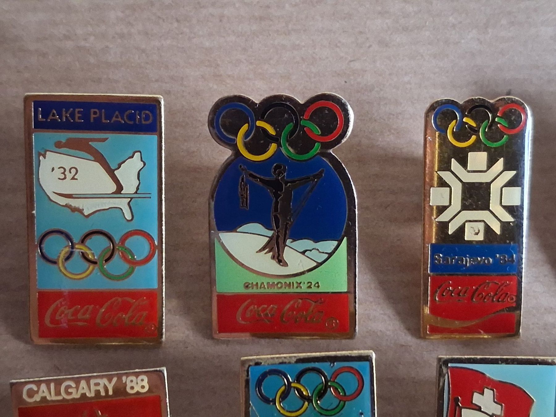 Coca-Cola Plaketten & Abzeichen: 24 verschiedene Pins Coca-Cola 16 Olympiade + Weitere – Gebraucht aus Hagendorn von siwasi3 1