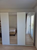 Kleiderschrank
