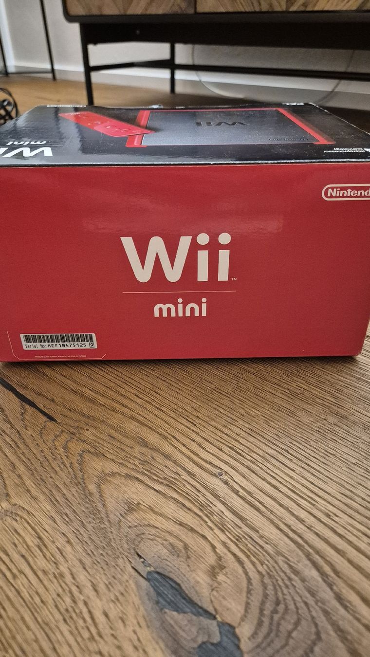 Nintendo Console: Nintendo Wii mini Konsole rot mit Zubehör  – Usato da Busswil TG venduto da one123 3