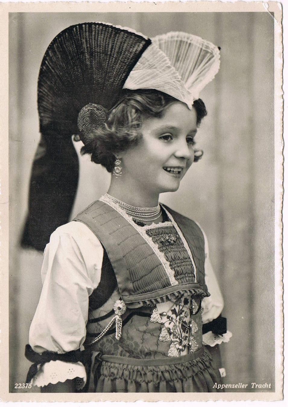 Cartoline postali: Appenzeller Tracht – Usato da Buchs AG venduto da Baerfisch