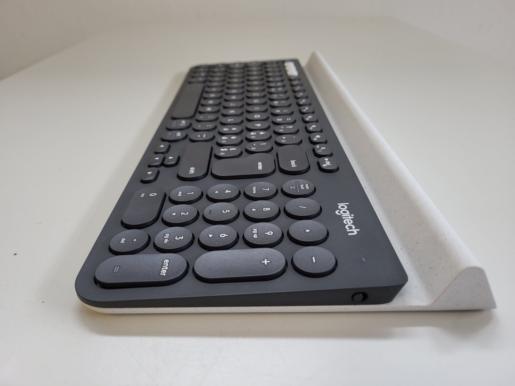Logitech Claviers: Logitech K780 Multi-Device Tastatur – D'occasion à Brügg BE par POU-BELLE 4