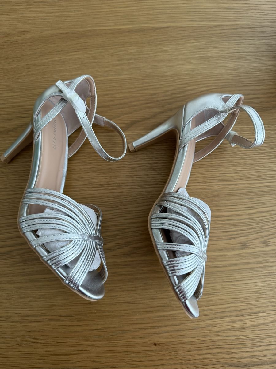 Scarpe da donna: Schuhe Gr.40 ungetragen – Nuovo (secondo la descrizione) da Zürich venduto da tzi_w9qk 1
