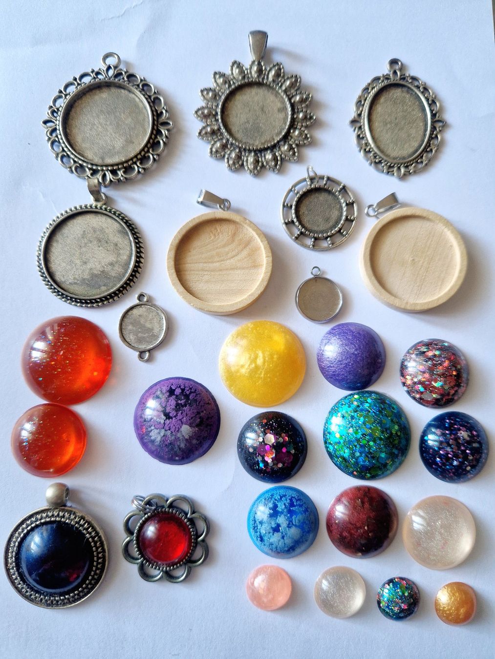 Ciondoli: Pendentifs et cabochons – Usato da Roche VD venduto da kar_sql7