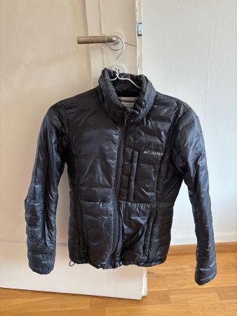 Columbia Winter Jacke, neuwertig, Daunen, XS, Schwarz.