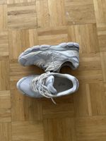 Asics sneakee