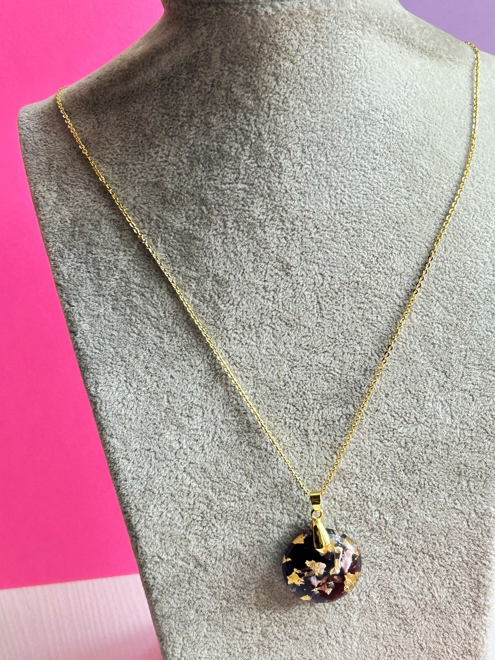 Ketten: Kette mit Anhänger violet Unikat Geschenkidee – Gebraucht aus Dittingen von Bijoubelle 1