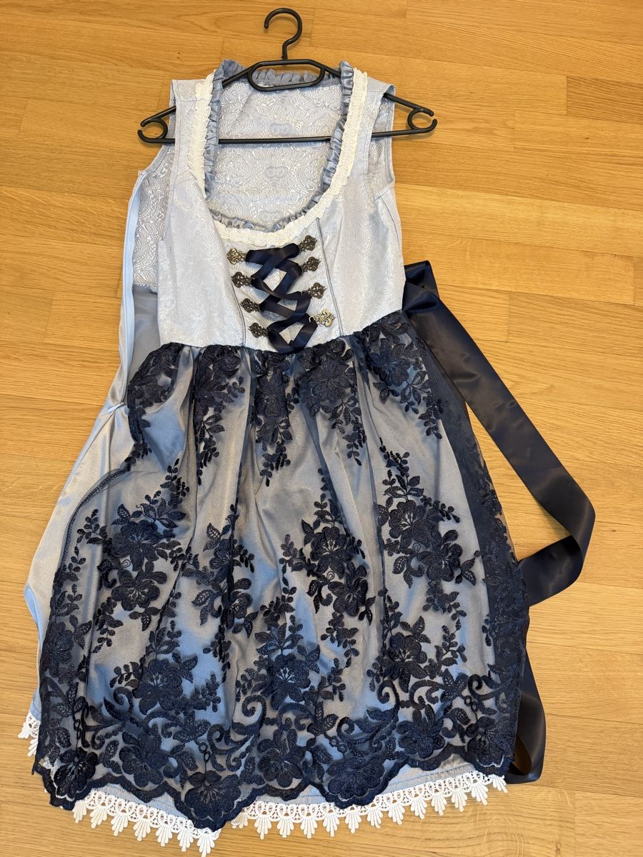 Costumi: Dirndl Grösse 34 – Nuovo (secondo la descrizione) da Aarau venduto da Daniella97