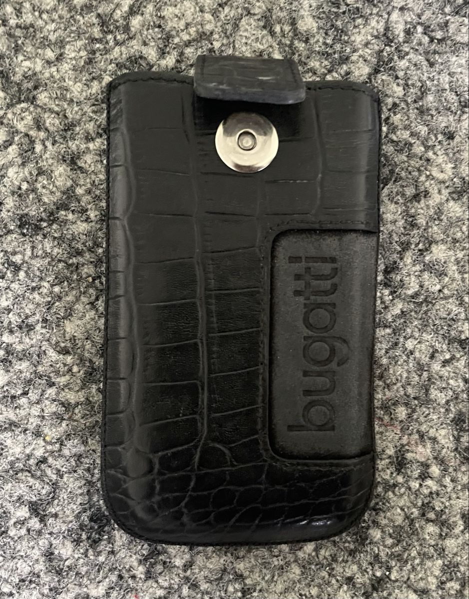 Bugatti Borse: Bugatti Handy Etui, Leder, Schwarz, Top Zustand! – Usato da Au ZH venduto da Jaggy4