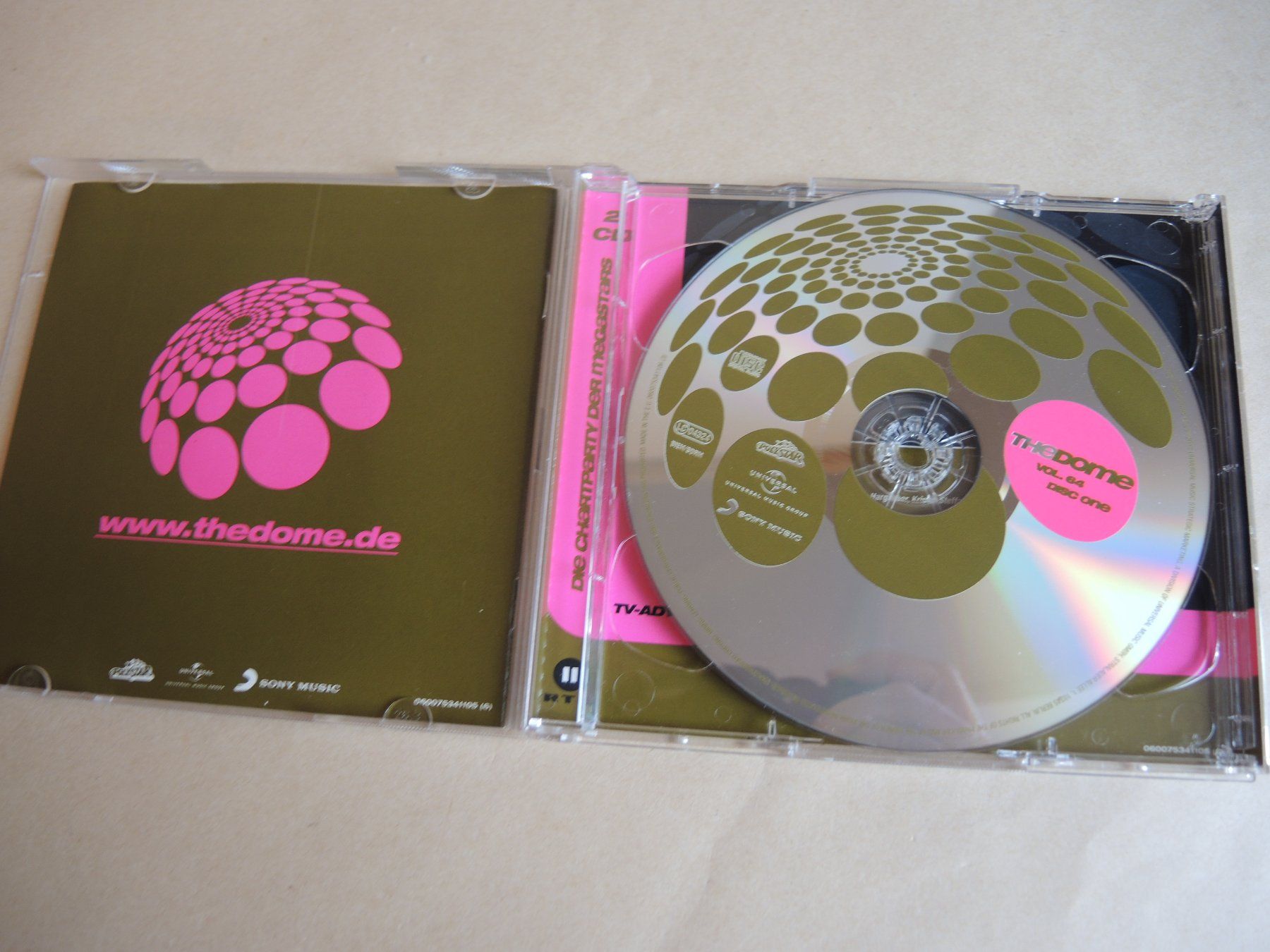 CD: 2 CD The Dome Vol.64 - Robbie Williams, Pink, uvm. – Usato da Rorschach venduto da maeck8 1
