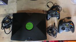 Lot complet Xbox avec jeux et manettes