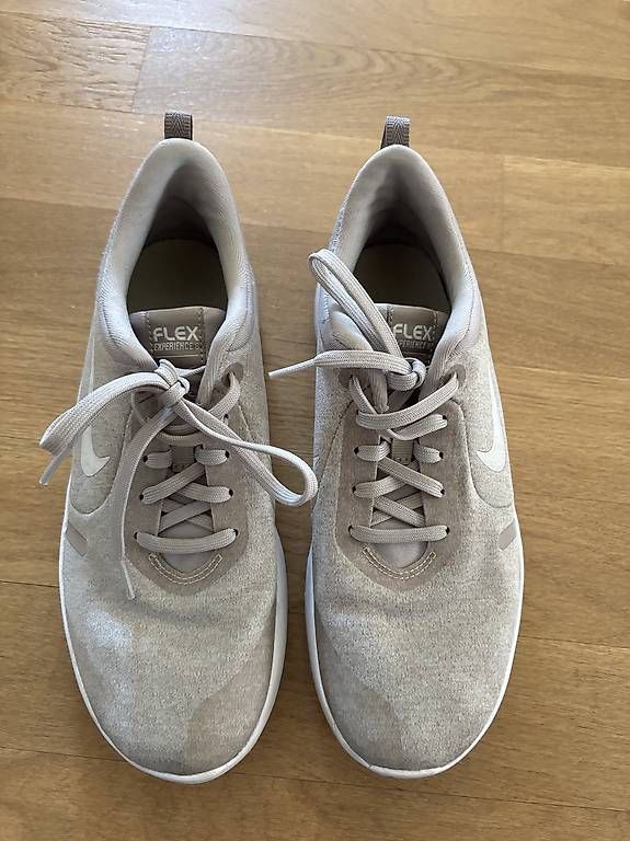 Nike Scarpe da donna: Nike Flex Damen gr. 38.5 – Usato da Zizers venduto da L.Berther