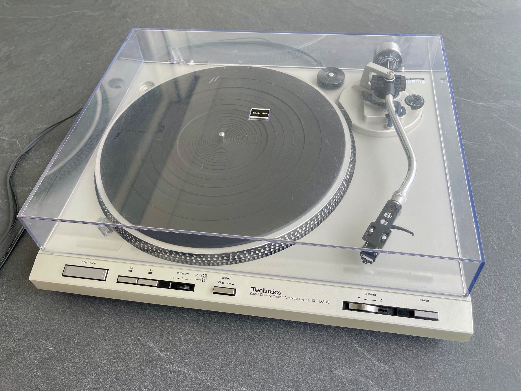 Plattenspieler: Plattenspieler Technics SL-D303, Direct Drive Automatic – Gebraucht aus Alpnach Dorf von ike2000