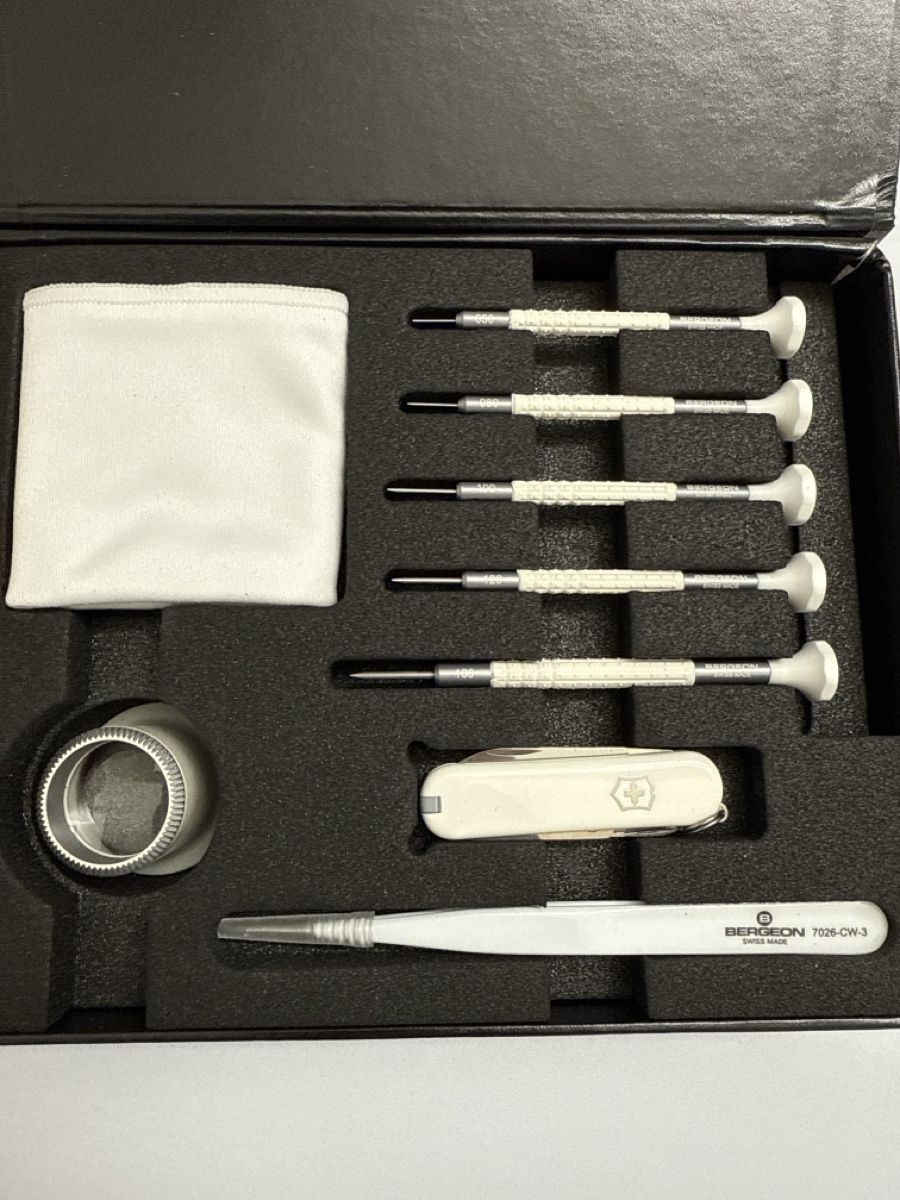 Bergeon Tutti gli attrezzi: Coffret Bergeon tournevis loupe, microfibre brucelles – Nuovo (secondo la descrizione) da la chaux de fonds venduto da corido