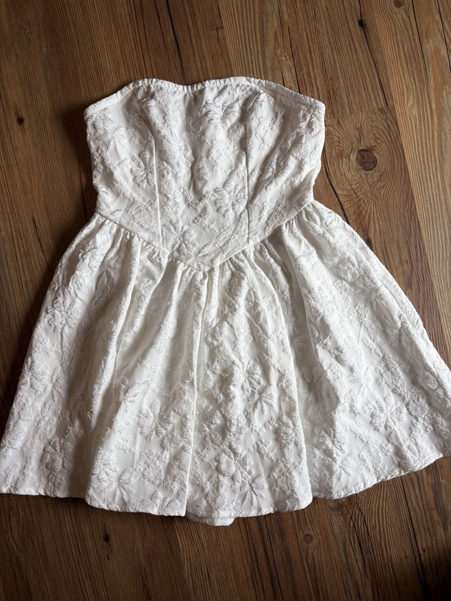 Kleider: Weisses Sommerkleid Gr. S – Gebraucht aus Grindelwald von Kikaa99 1