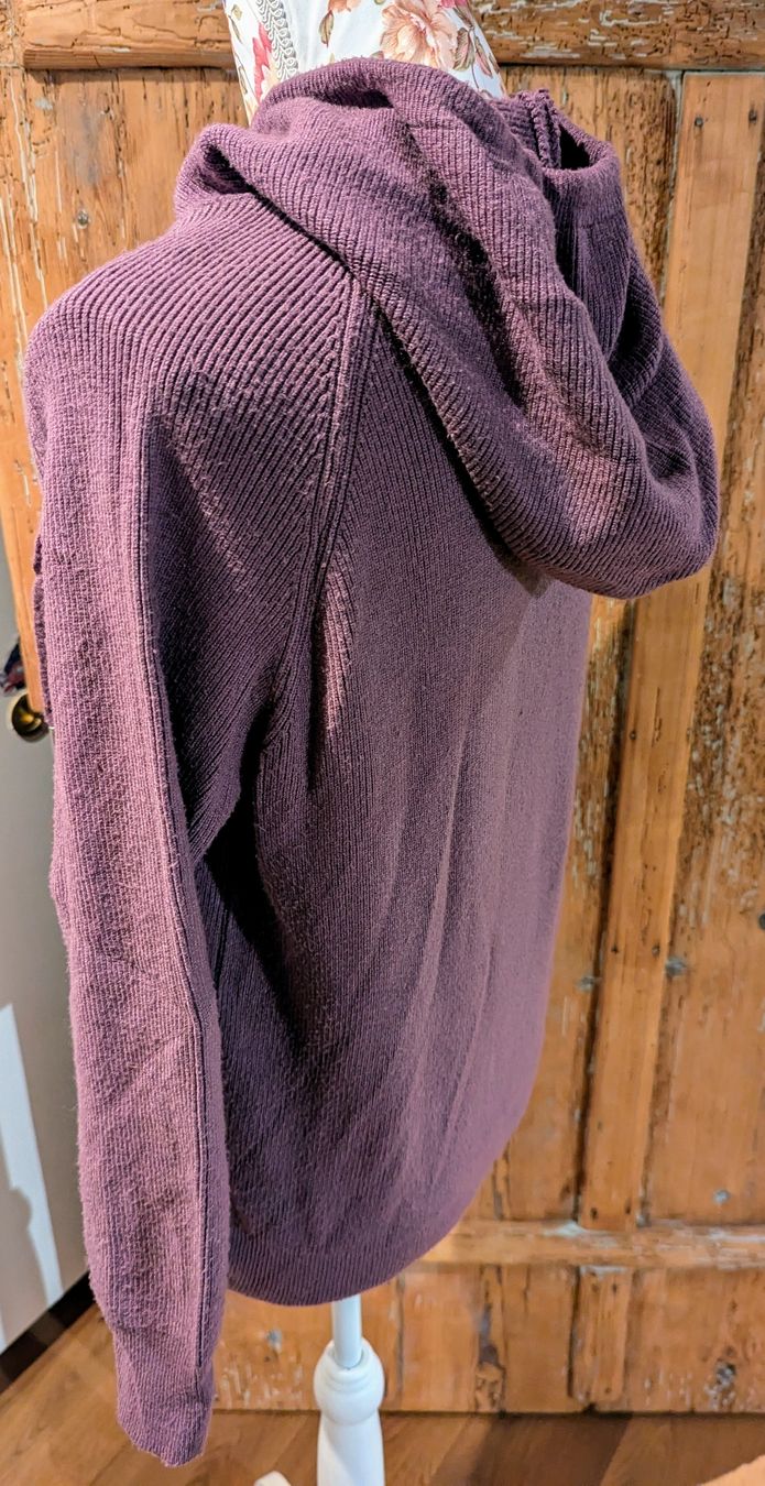 Maglioni & Felpe: Kuscheliger Damen Hoodie Pullover Gr. M violet – Usato da Altendorf venduto da Eistoelter 3