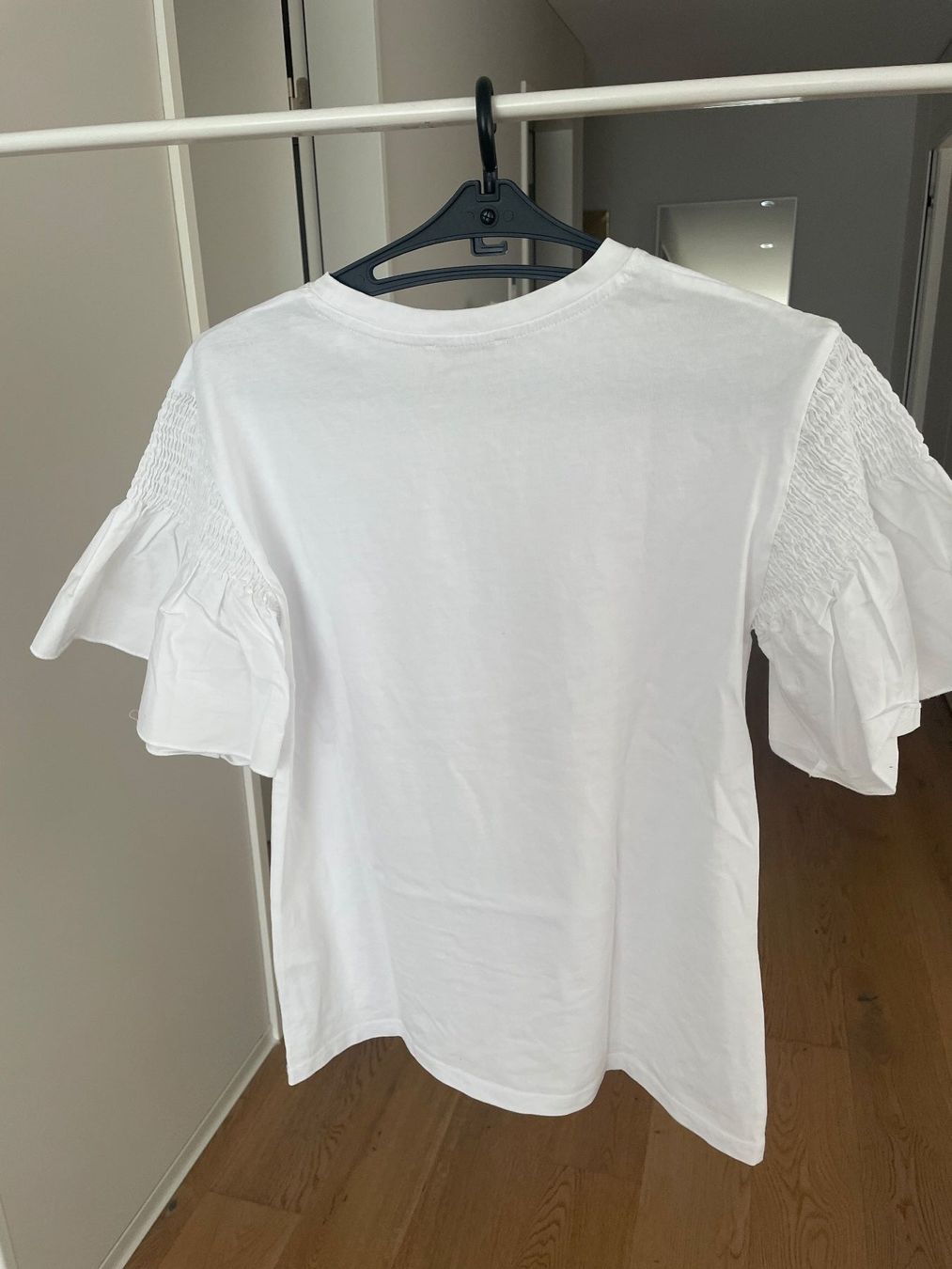 Guess T-shirt: GUESS T-Shirt – Usato da Richterswil venduto da KAYLEIGH_77 1