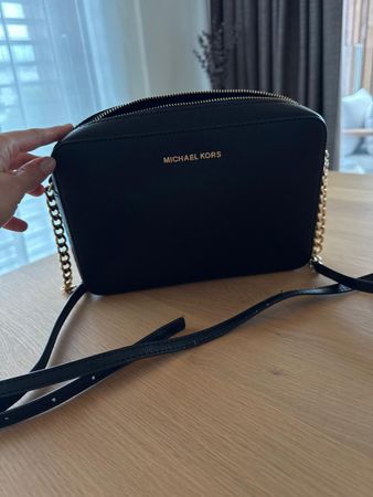 Michael Kors Umhängetasche schwarz gebraucht guter Zustand