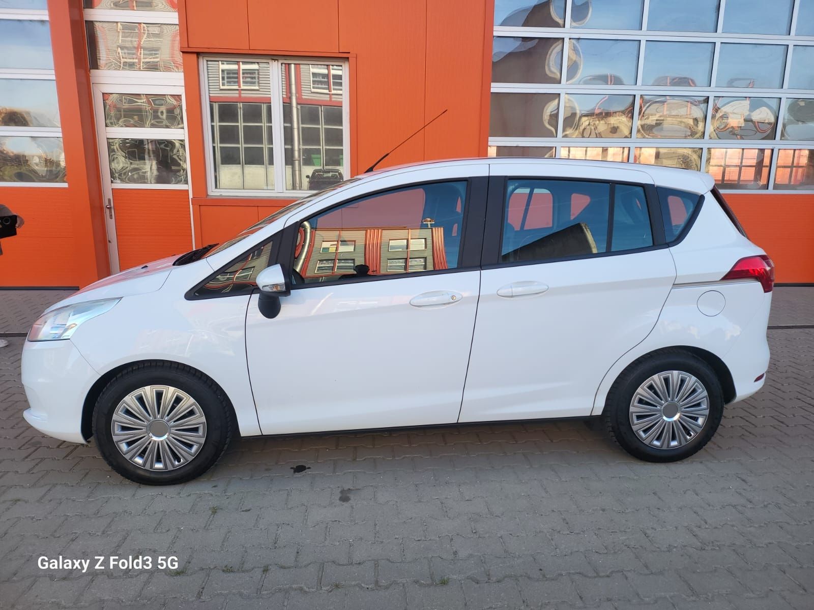 Ford Automobili: Ford B-Max, 2016, frisch ab MFK – Usato da Neuenhof venduto da Sirenaca 3