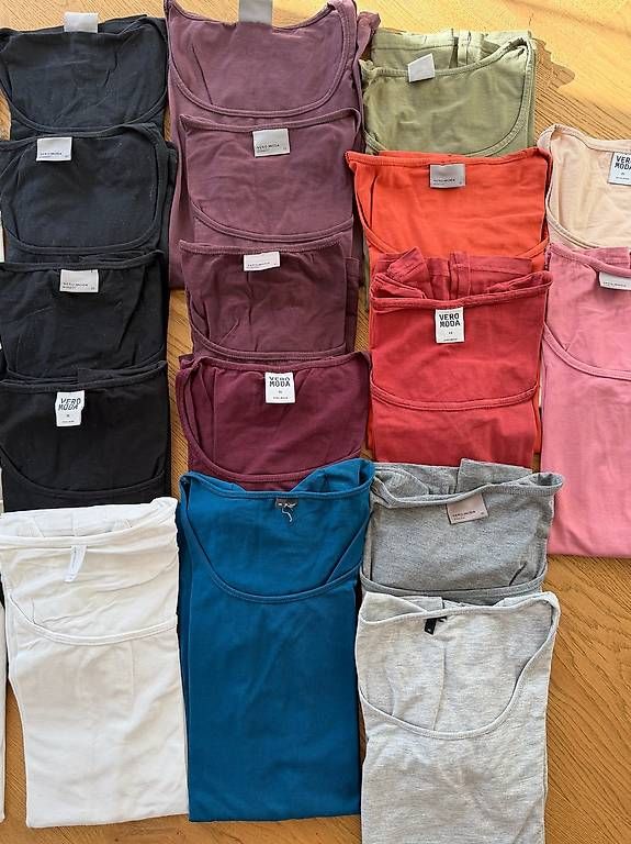 T-Shirts: Basic langarm Shirt von Vero Moda Gr. XS – Gebraucht aus Lengnau AG von ste_dmz5 1