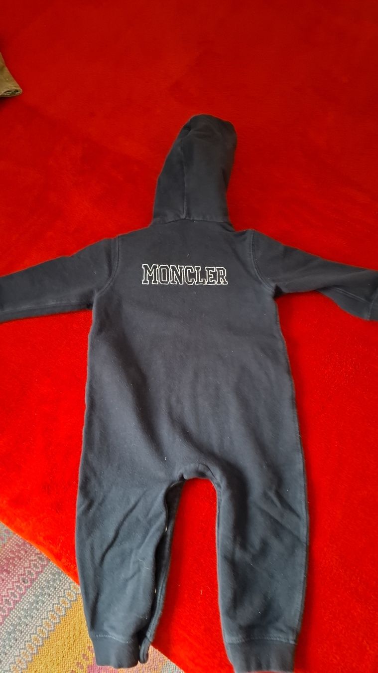 Moncler Tute: Moncler Baby Overall, Grösse 74 – Usato da Windisch venduto da Karing 1