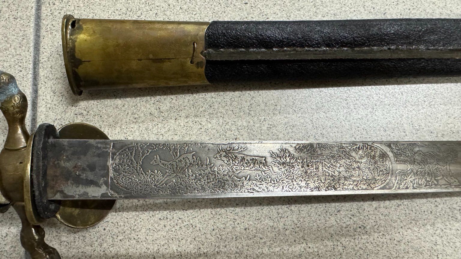 Accessori: Antiker Hirschfänger mit Hirschhorngriff – Usato da Bremgarten AG venduto da Schussi 5