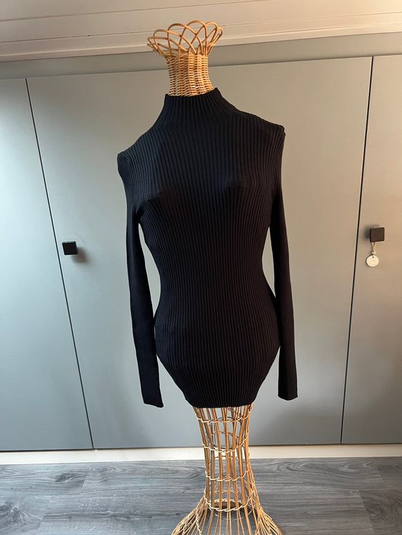 Robe Sézane noire à fleurs, taille 40 - Parfaite pour l'été! (Neuf (Voir description)) à Genève