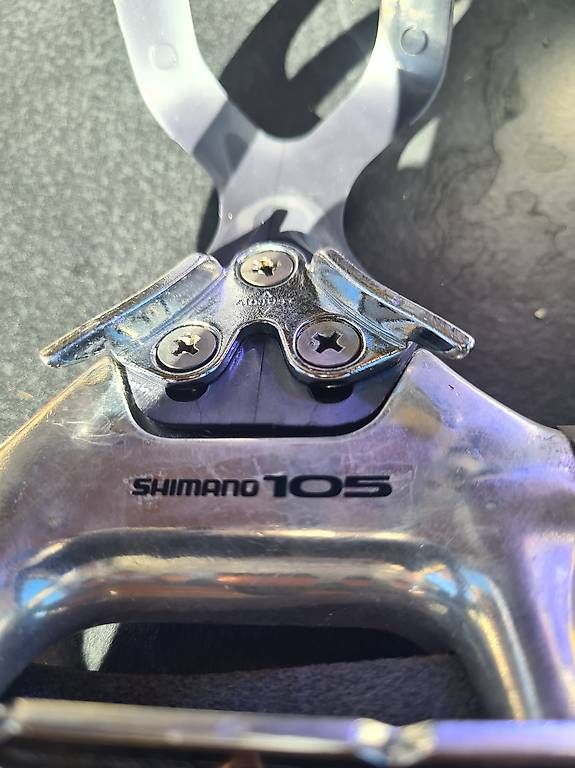 Pezzi di ricambio: Shimano 105 PD-1050 mit toe clip – Usato da Urtenen-Schönbühl venduto da pasc_000 1