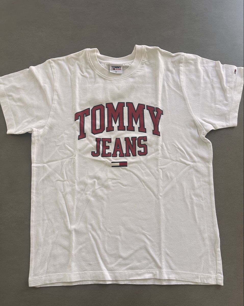 Tommy Hilfiger T-shirt: Tommy Jeans T-Shirt – Nuovo (secondo la descrizione) da Zollbrück venduto da ana_aeb