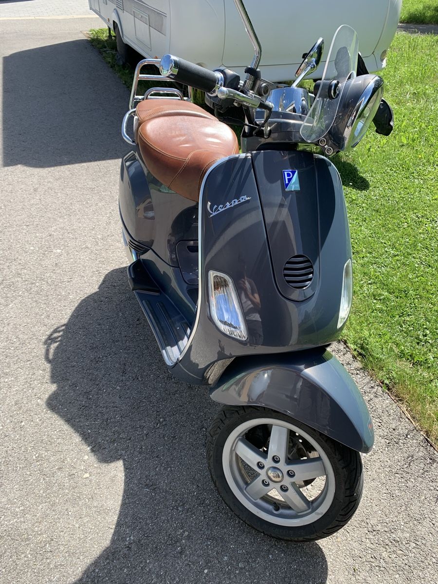 Vespa Scooters: Vespa LXV 125 – Gebraucht aus Plaffeien von Roebu3316 1