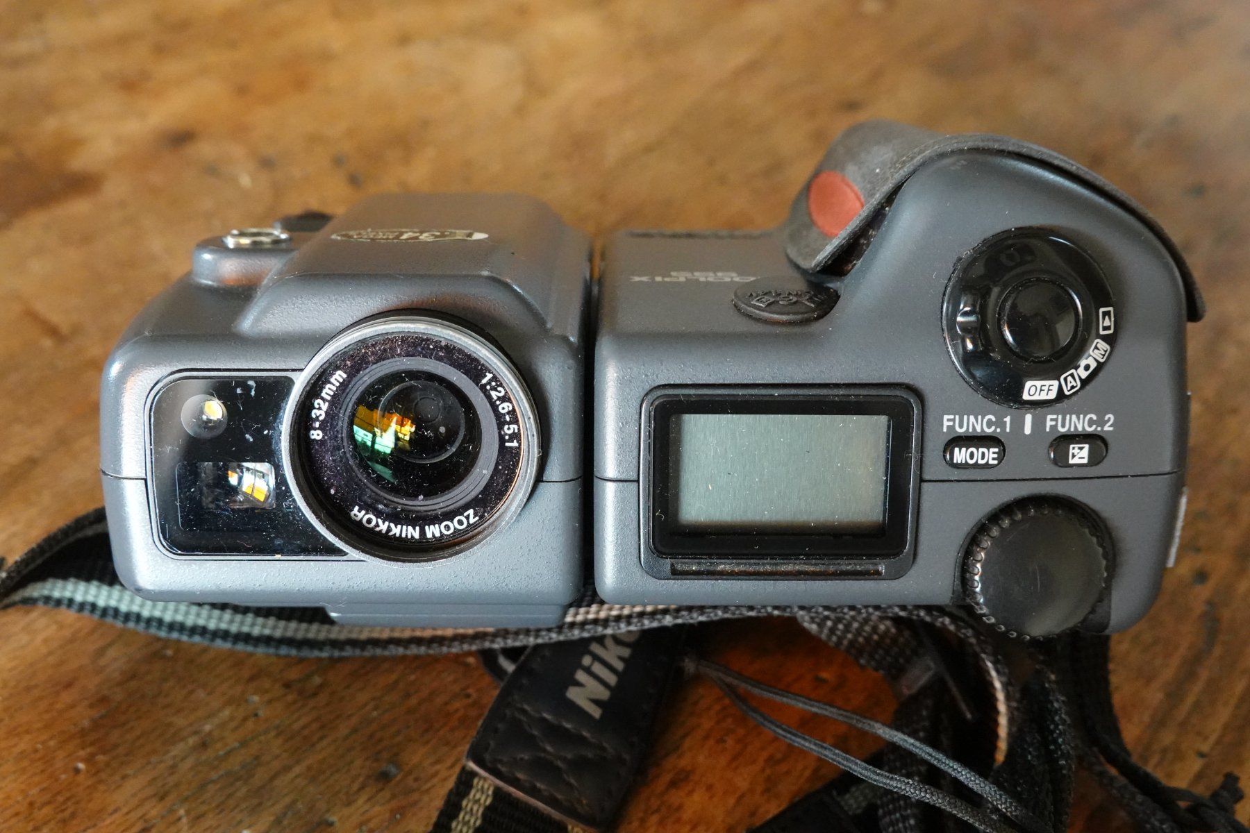 Nikon Fotocamera: Nikon Coolpix 995 – Usato da Zürich venduto da korunar 2