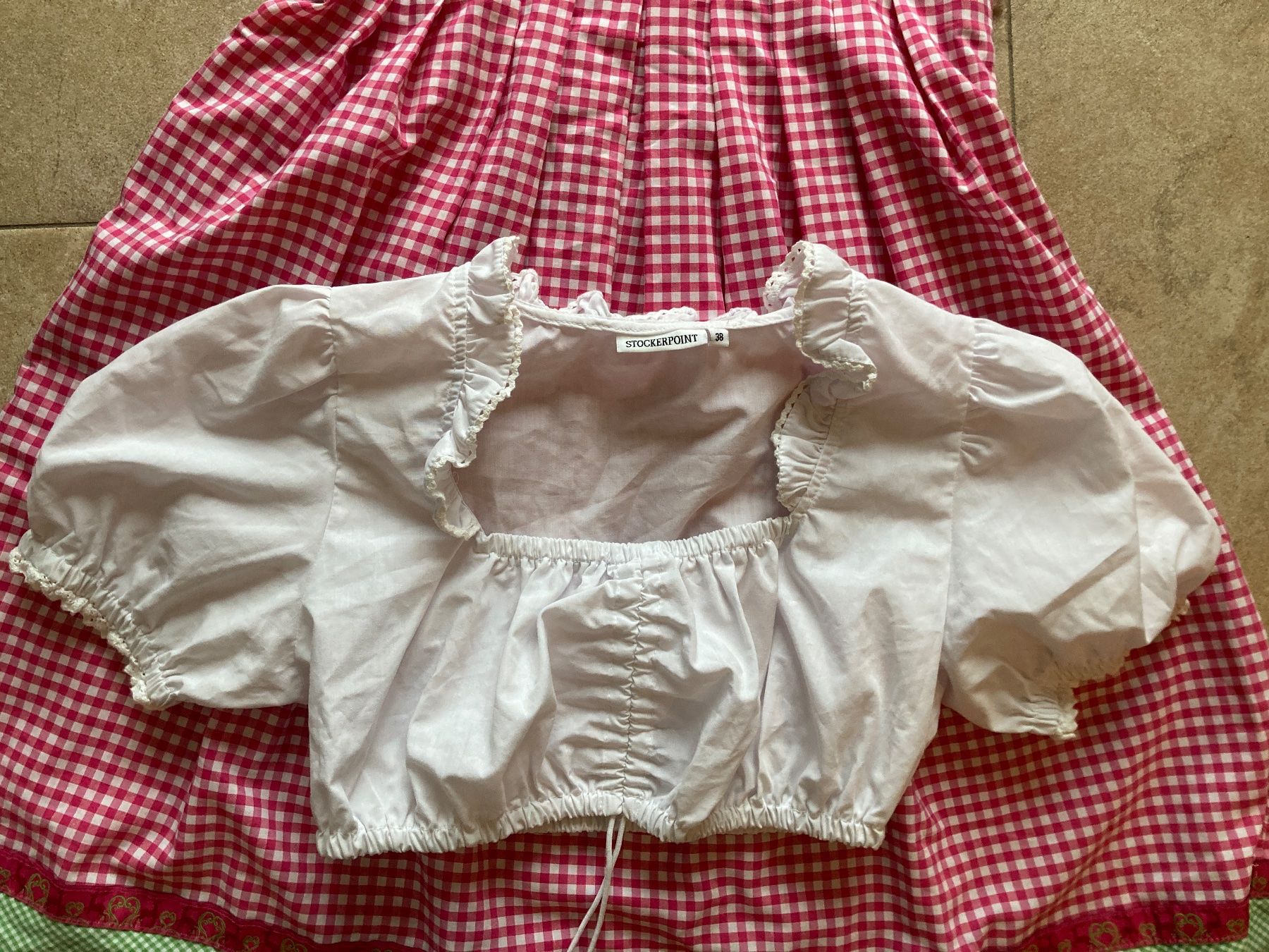 Costumi: Dirndl, Grösse 38/40, Marke Stockerpoint – Usato da Gelterkinden venduto da froggy80 1