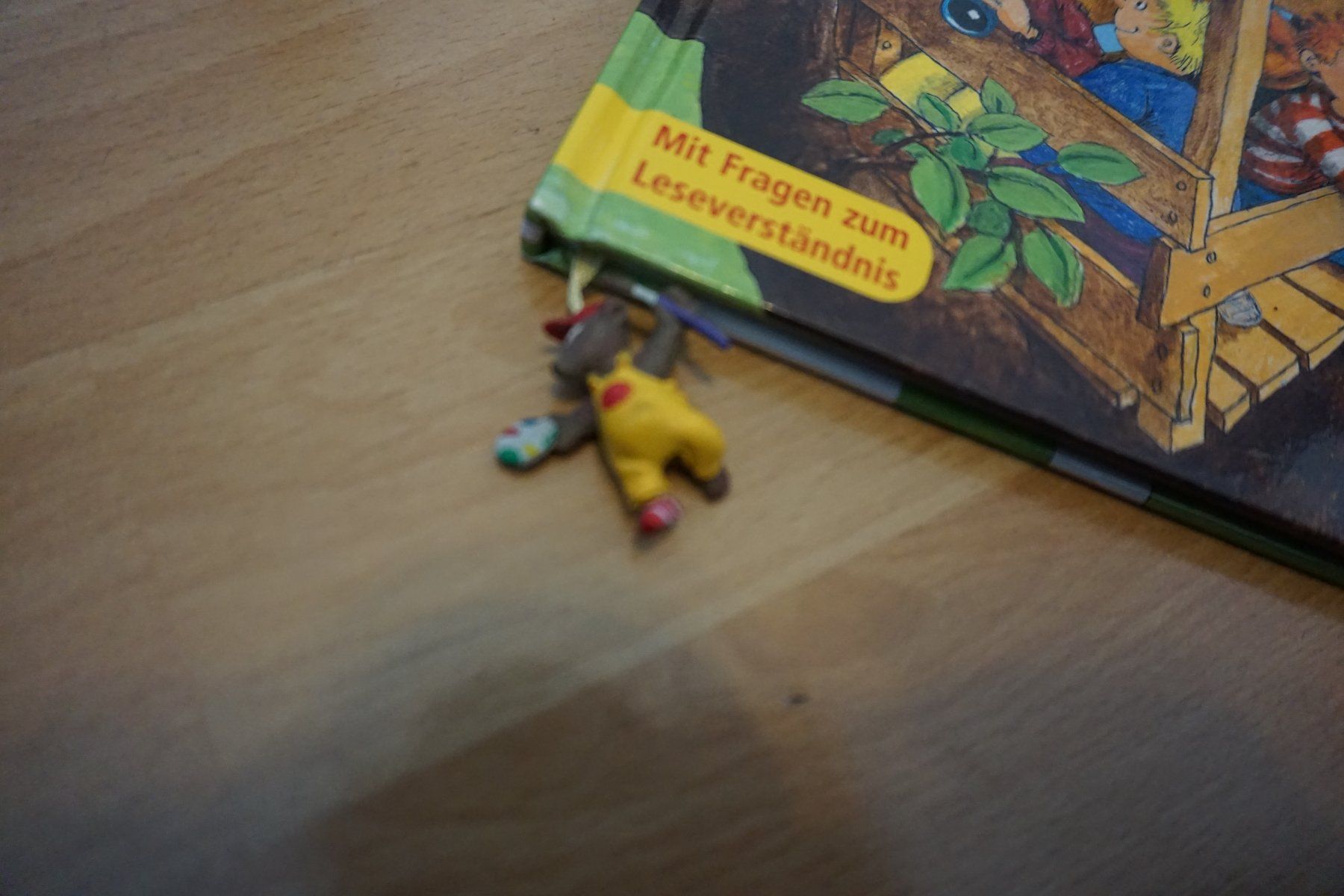 Bücher: Lesebuch Spannende Baumhausgeschichten – Gebraucht aus Zürich von einalemjena 1