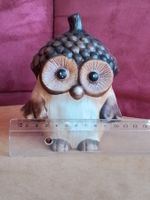 zwei Keramik Eulen im Eichelkostüm Deko Figur Herbst