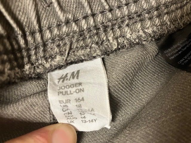H&M Pantalons: Jogger Pull-On Hose Jungen (Gr. 164) – D'occasion à Aathal-Seegräben par daso03 3