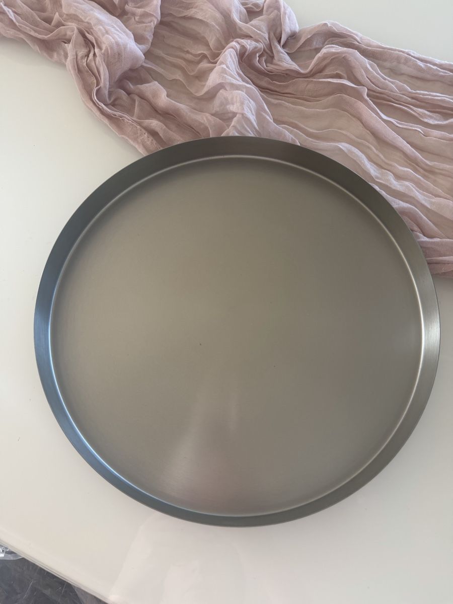 Micasa Tutte le decorazioni: Serviertablett Micasa rund silberfarben neu – Nuovo e nell'imballaggio originale da Adlikon b.Regensdf venduto da arl_k796
