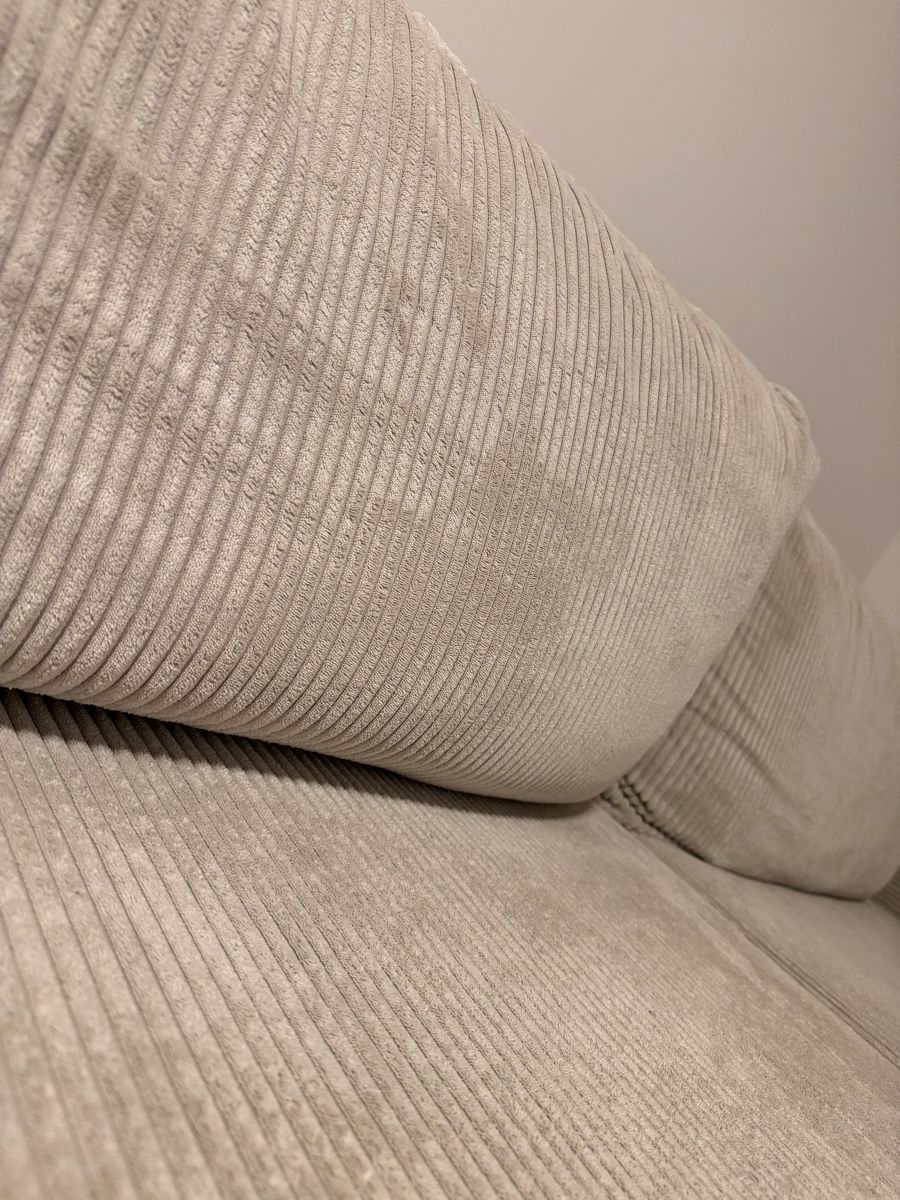Sofas: Beiges Cord Schlafsofa – Neu (gemäss Beschreibung) aus Winterthur von ste_5vfj 1